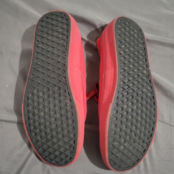 Red vans - Picture 7 of 7